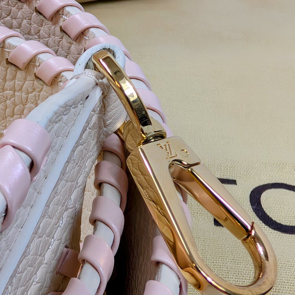 Louis Vuitton Rare Pink and Cream Capucines BB in Grained Taurillon Leather - Picture 15 of 16